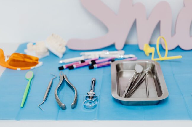 Co robi ortodonta podczas pierwszej wizyty?